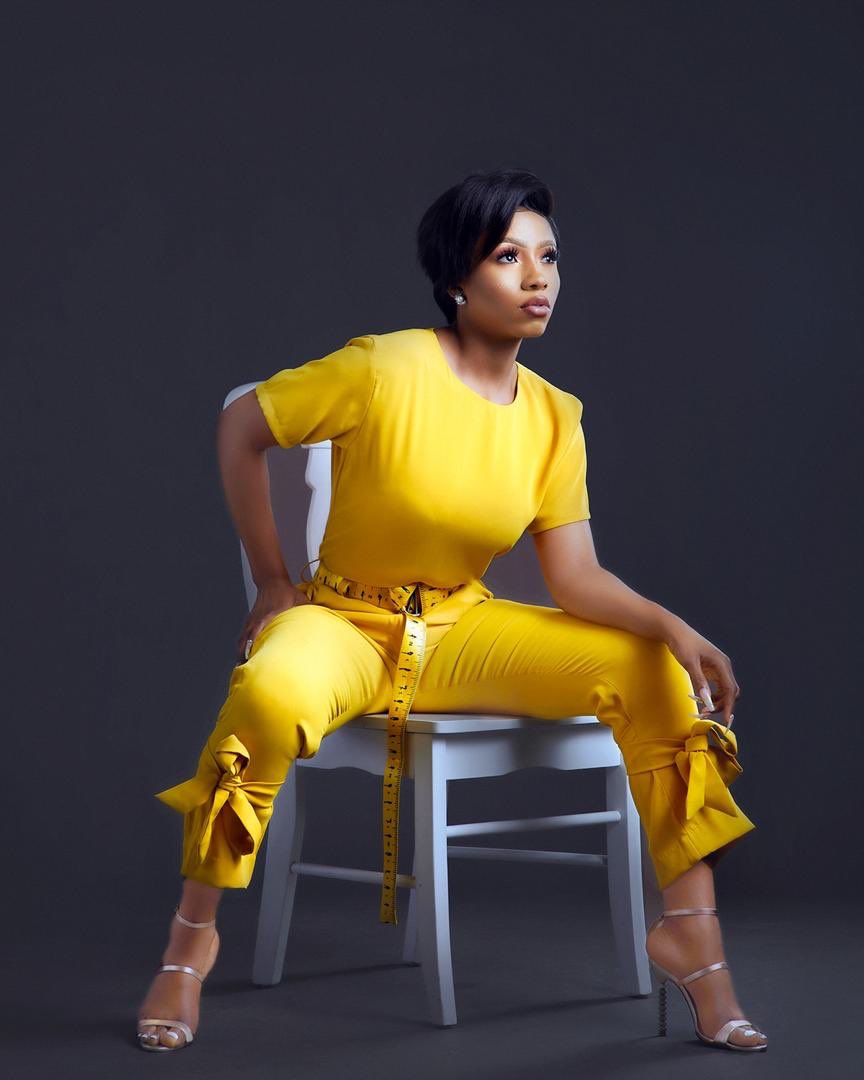 DorisEddy6's tweet image. I really did not spend much money in voting for u in d final,but i became a begger using people's phone in my areas to vote,now they now call me your big sister.i love u so much@real_mercyeke.
#MercyXDencia 

#MercyGlobalBrand 
#Mercenaries 
#PartyWithMercy
#BBNaija