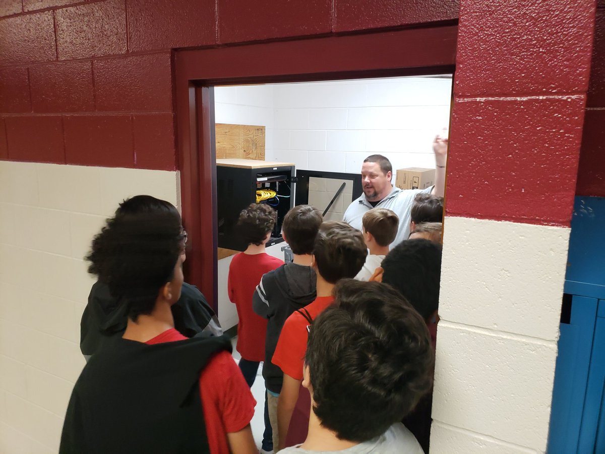 rgfriebel's tweet photo. #craventech was thrilled about the engagement and with the questions we received from the 8th Graders at the  @TuckerCreekMS Career Day.  We discussed supporting instructional tech, safety, and connectivity..had a great day!! https://t.co/Kq6ejZIg1W