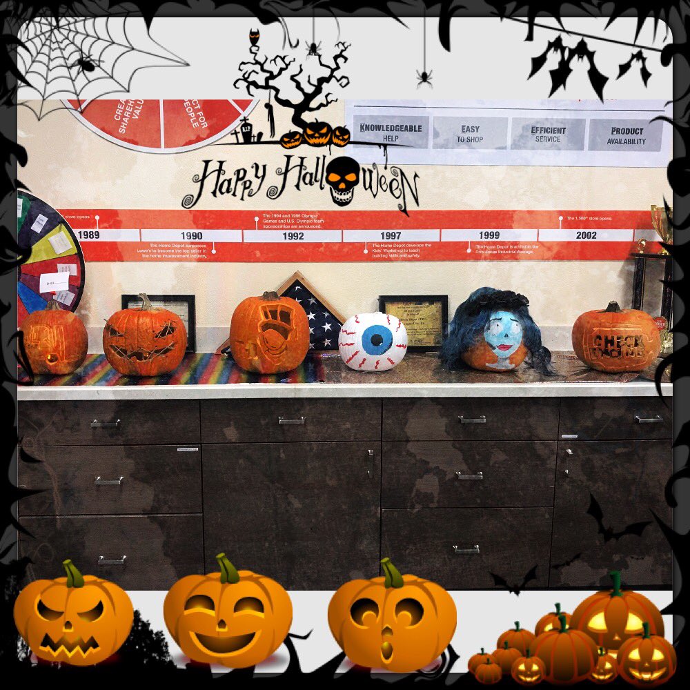 TammyLu4's tweet photo. πMaking a spooky atmosphere @ 1853 with a Pumpkin Carving Contest! #THDCAM2019 @Mikelenderman01 @idrissi_mary @daksanni https://t.co/bVvI2riFB9