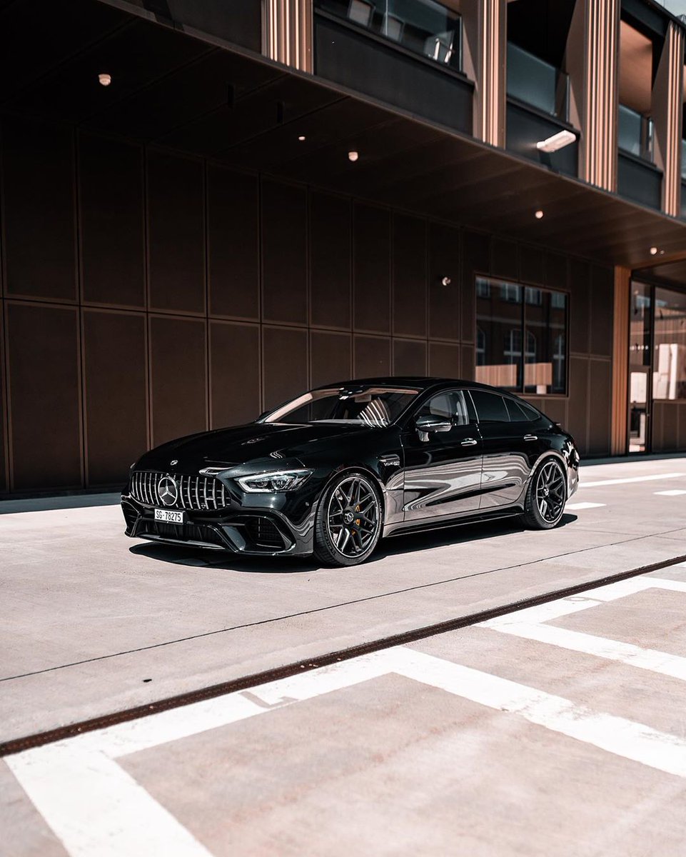 MercedesBenzUSA's tweet photo. Built for the track and made for the road. #GT63S #AMG https://t.co/6cZoSh10N0