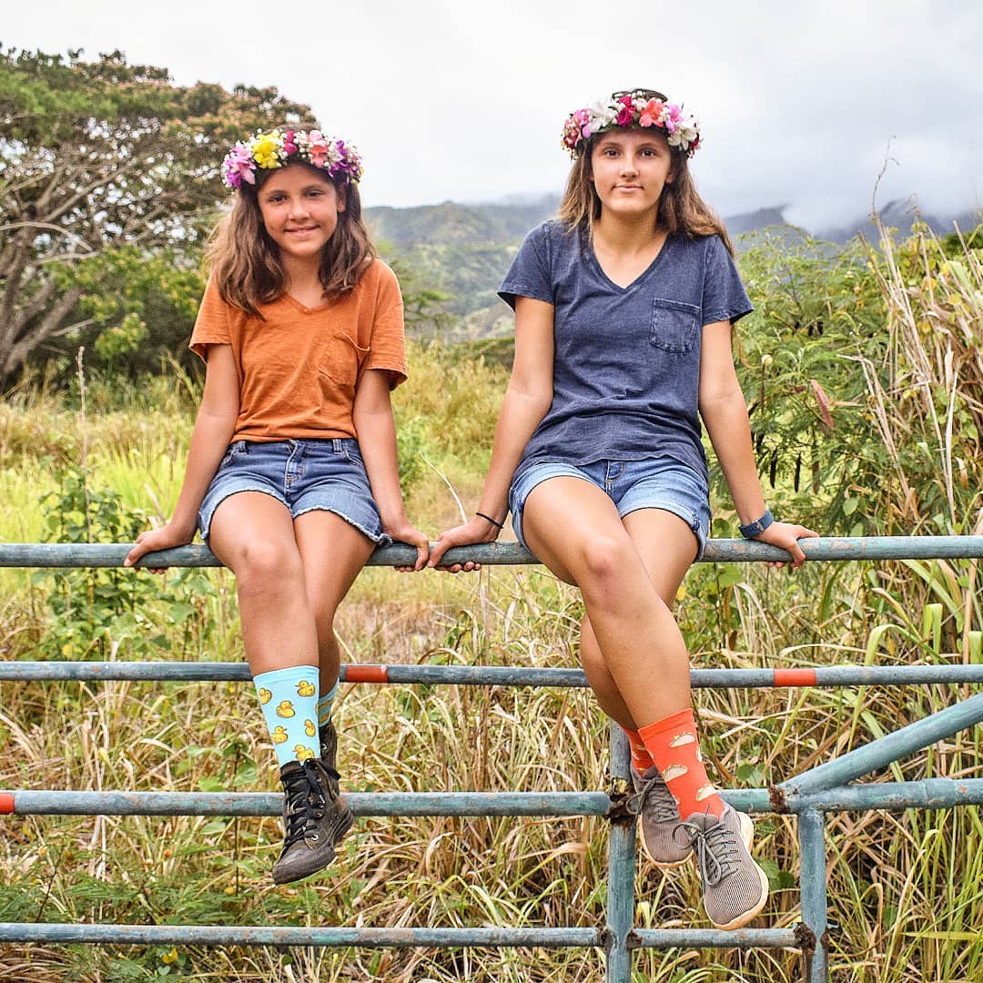 🤩 #ootd inspo: basic 👕, shorts &amp; statement 🧦
#kbellsocks #funfashionalways
📸: @alohalovelyhawaii
.
.
.
#kbellsocks #funfashionalways #kbsocks #makeastatement #statementsocks #ootdinspo #fallinspo #falloutfit #fallfashion #ilovesocks #fancysocks #funnysocks #coolsocks