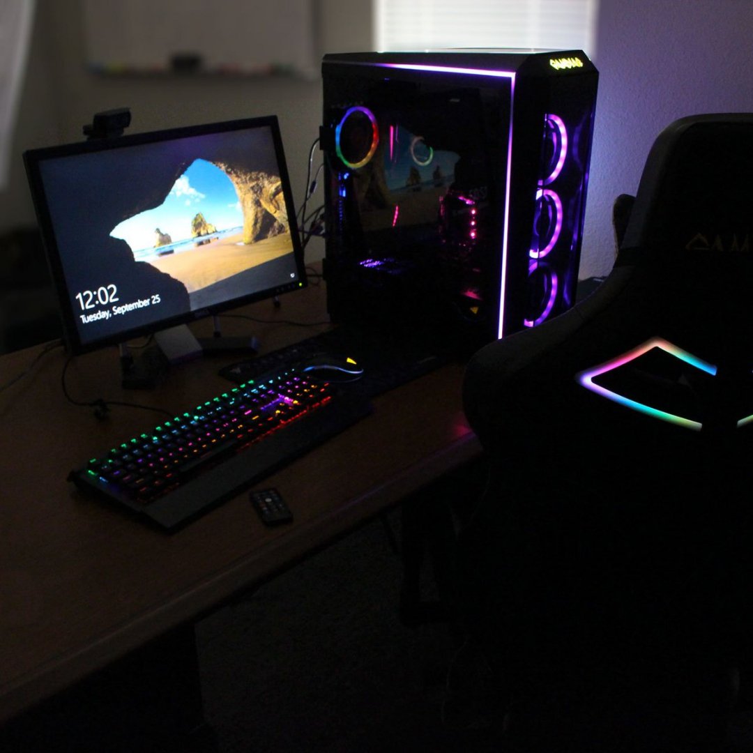 GamdiasBR's tweet photo. #SEXTOU e hoje é dia de upar!!😎
Qual jogo você gostaria de jogar nesse setup toda sexta feira?? 💛🤔
#GAMDIASBR #ELITEGAMER #SEXTOU https://t.co/9Qp8pd5JHT