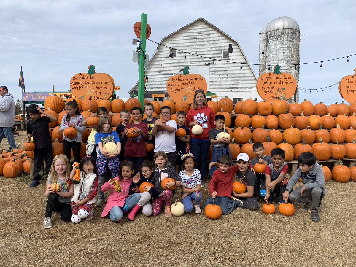 MrsNortonBMES's tweet photo. Field trips are the most fun!! Perfect fall day for our trip!
#2ndgradeisPAWsome https://t.co/Ekw27FTfxK