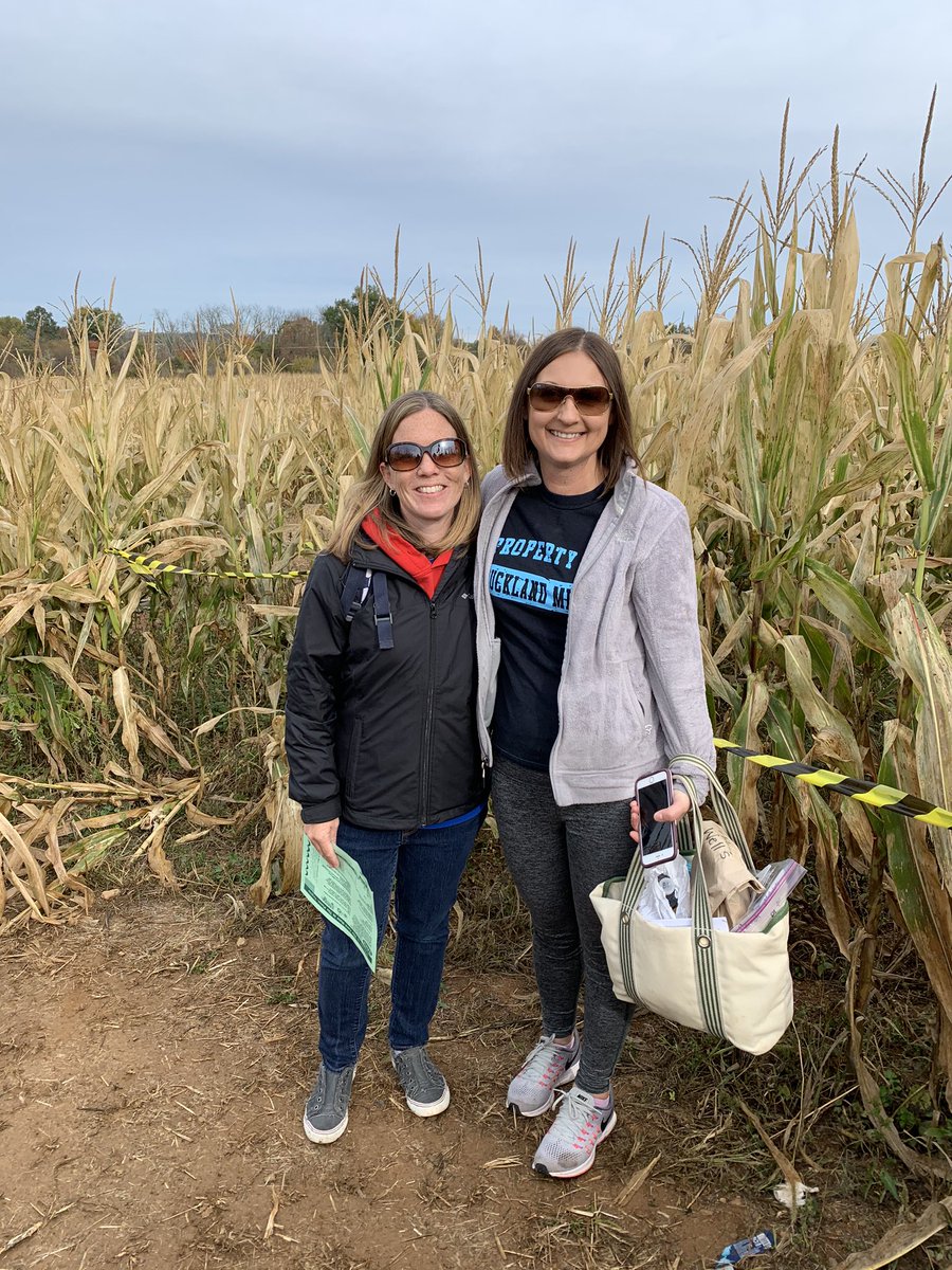 MrsNortonBMES's tweet photo. Field trips are the most fun!! Perfect fall day for our trip!
#2ndgradeisPAWsome https://t.co/Ekw27FTfxK