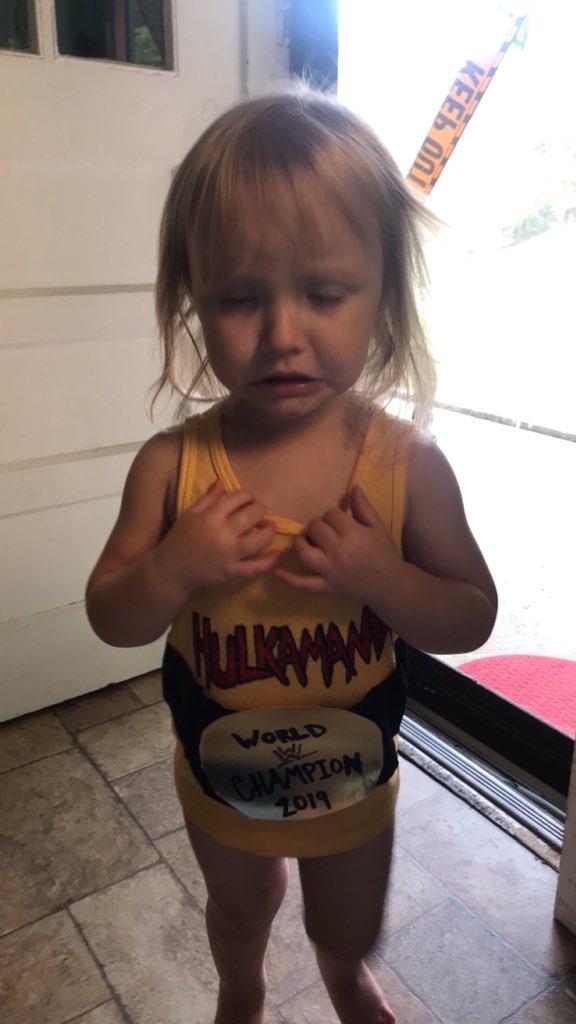 keirra_chambers's tweet photo. Sneak peek of Ellays costume. She didn’t want a picture #homemadecostume #ghetto #imbroke @HulkHogan #yeahbrother #hulkamania #halloween2019 https://t.co/e6GAmFiEcy