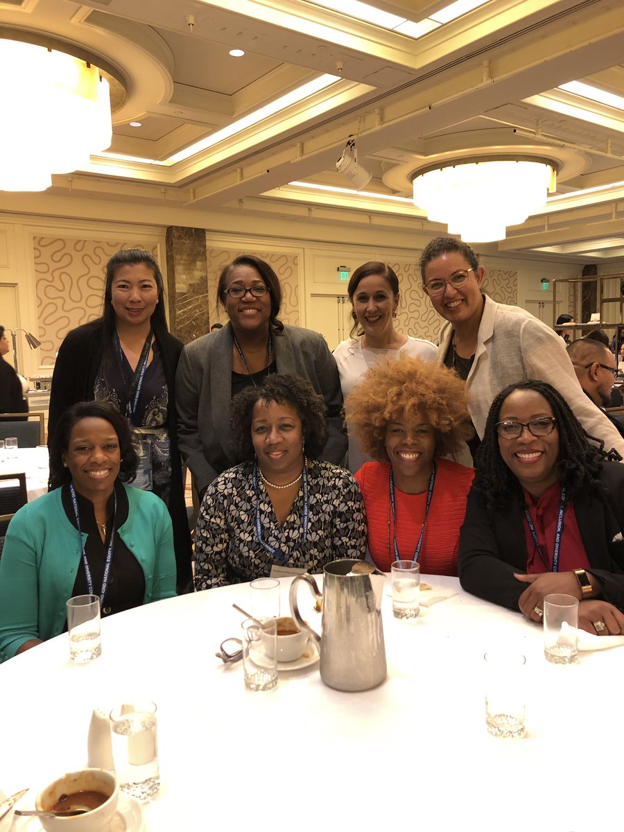 shari chevez tweet media