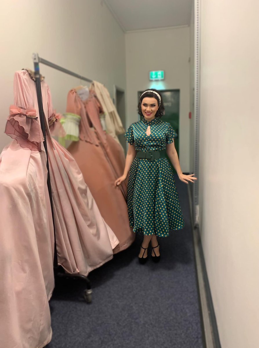 BarnoSoprano's tweet photo. Happy World Opera Day! 🥳 @Hannoper #tirolerlandestheaterinnsbruck @operamrhein @StaatstheaterN @AimArtistsMGMT #love #life #ilovemyjob #soprano #opera https://t.co/FNoqM3dK7b