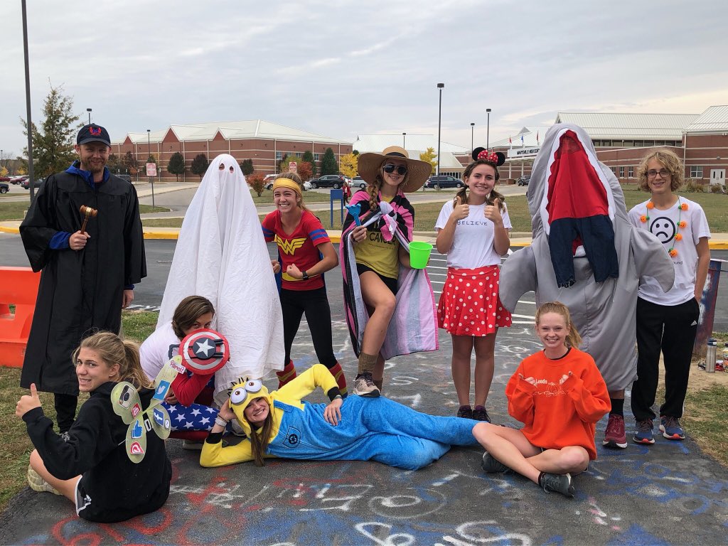 monarchs_xc's tweet photo. Fun pre regionals practice. #PTBM https://t.co/7Elc41rWsb