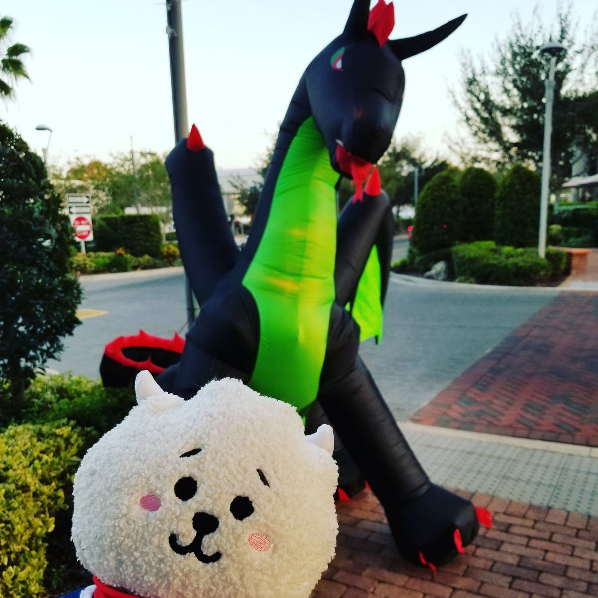 the_bt21's tweet photo. I was adventuring today and I found a dragon! I was scared at first but he turned out to be friendly. Its getting closer to Halloween and I still don't have a costume. Any ideas Mr. Dragon?
#bts #bts_official #btsofficial #bt21official #bt21 #dragon #rjadventures #epicfind #dnd https://t.co/EPWzLHPhor