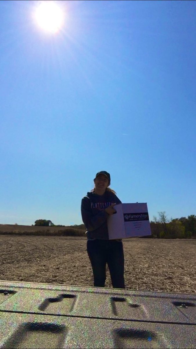 AK35hatesbirds's tweet image. It’s just me, your @farmers_edge summer intern turned fall soil sampler! It’s a beautiful day here in NW Missouri! #SmartFarmingIs #Different