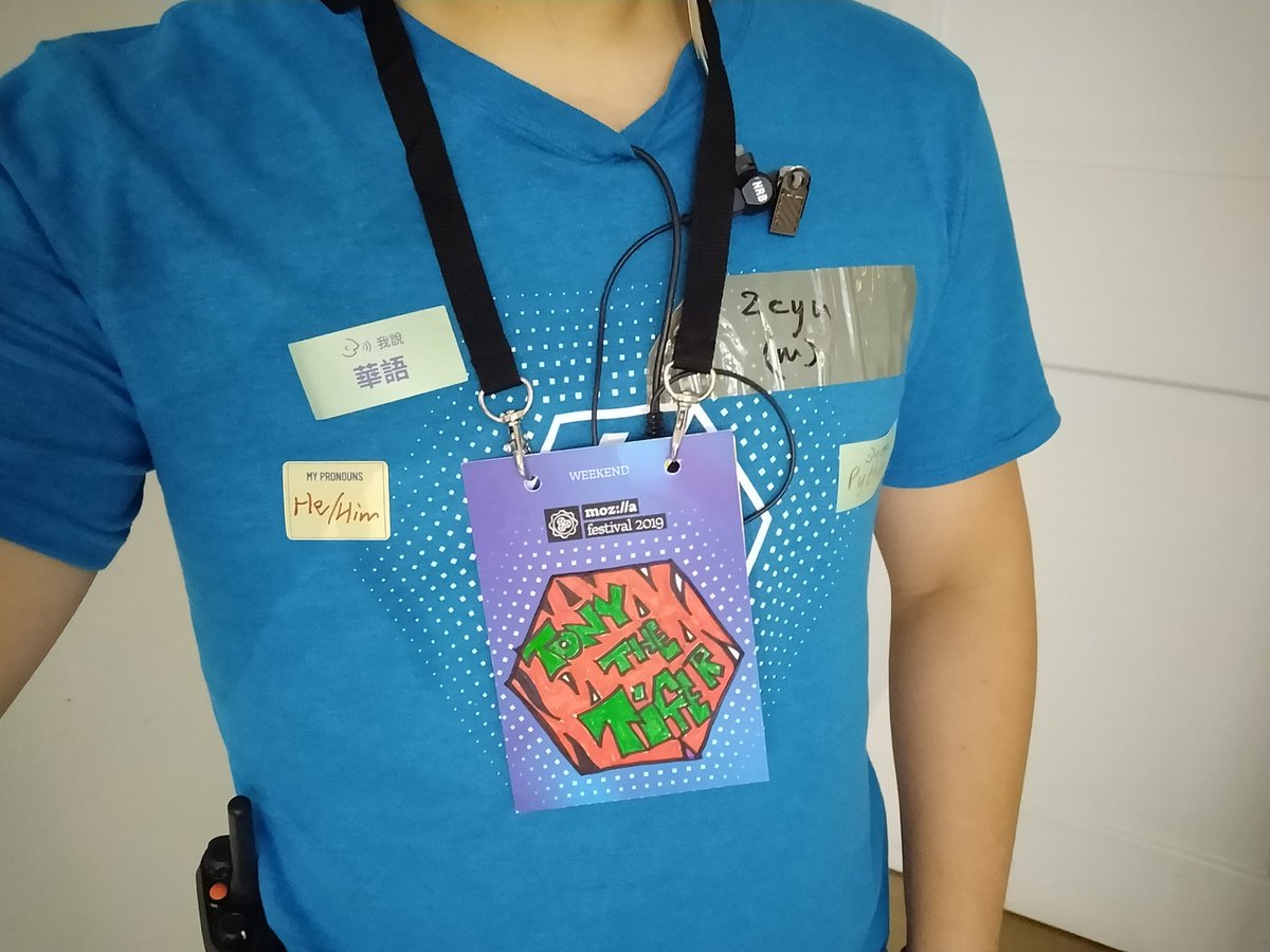 tony_yzy's tweet photo. My attire for the next two days! Thanks @NimrodNate for the amazing illustration of #TonyTheTiger. All the #MozFest friends and #MozHelp coordinators make this experience way more enjoyable than I could ever hoped for๐๐๐ https://t.co/yASG2zxiOT