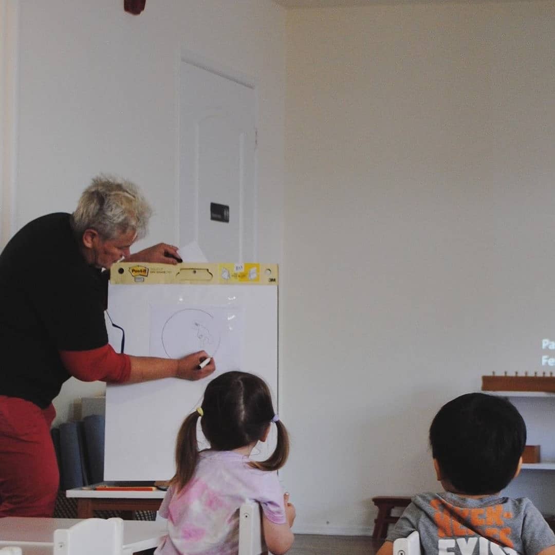 skysketcher's tweet photo. I had the privilege of delivering 2 short workshops for small children. One about our moon & the moon landing for 2 & 3 yr olds. 2nd was a modified version of Deadly Moons (Just Io) for 4 & 5 yr olds. 80 children took part. #DeadlyMoons in #California #Montessori #education https://t.co/rx1aQS2WhD