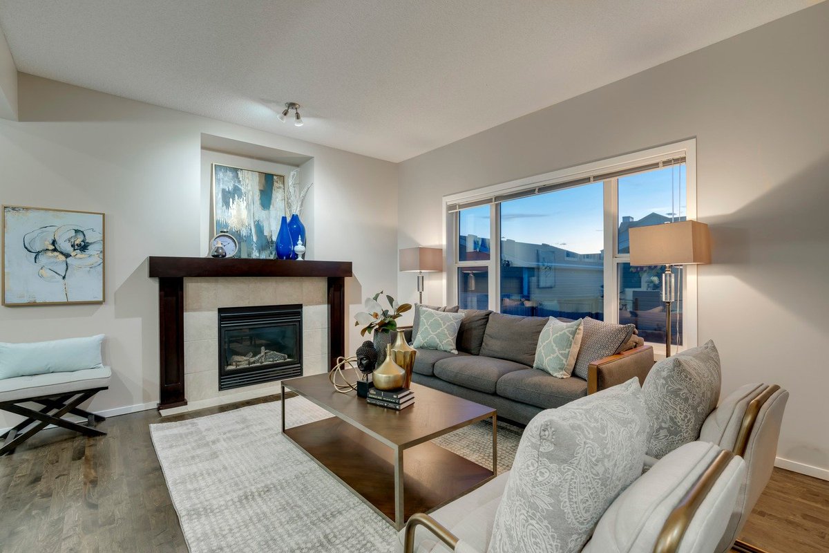 Exactly what a home should feel like, cozy and classy. #dezingroup #yeg #yegrealestate #edmonton #edmontonrealestate #yyc #yycre #calgary #calgaryrealestate