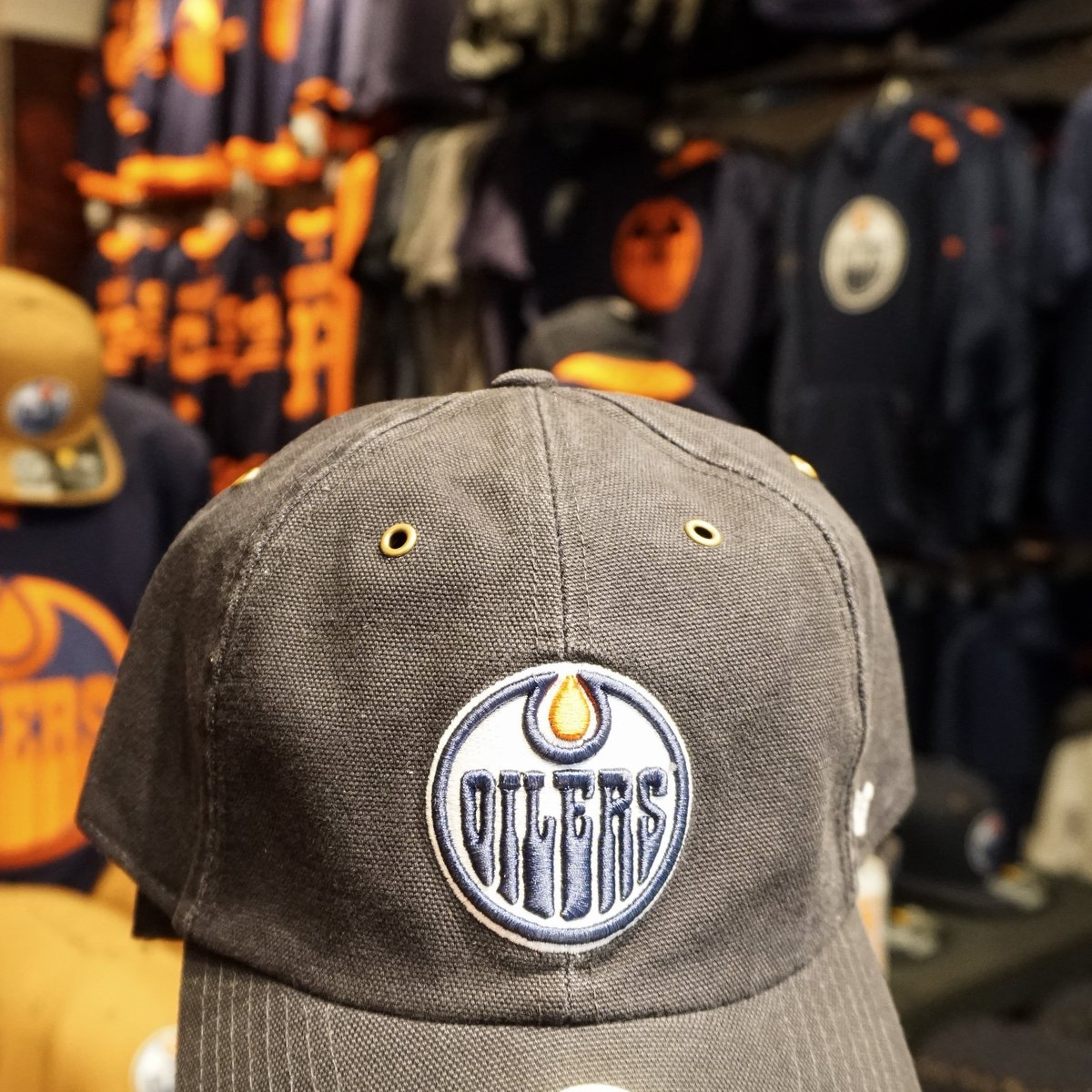 GIVEAWAY 🏒Need to gear up for hockey season? Head over to the Oilers Store for all your game day needs 🧢Want to win a pair of tickets to Sunday's game? EDM vs. FLA
Like, RT this tweet &amp; Follow @KingswayMall
Head over to our Instagram &amp; FB for extra entries &amp; contest rules