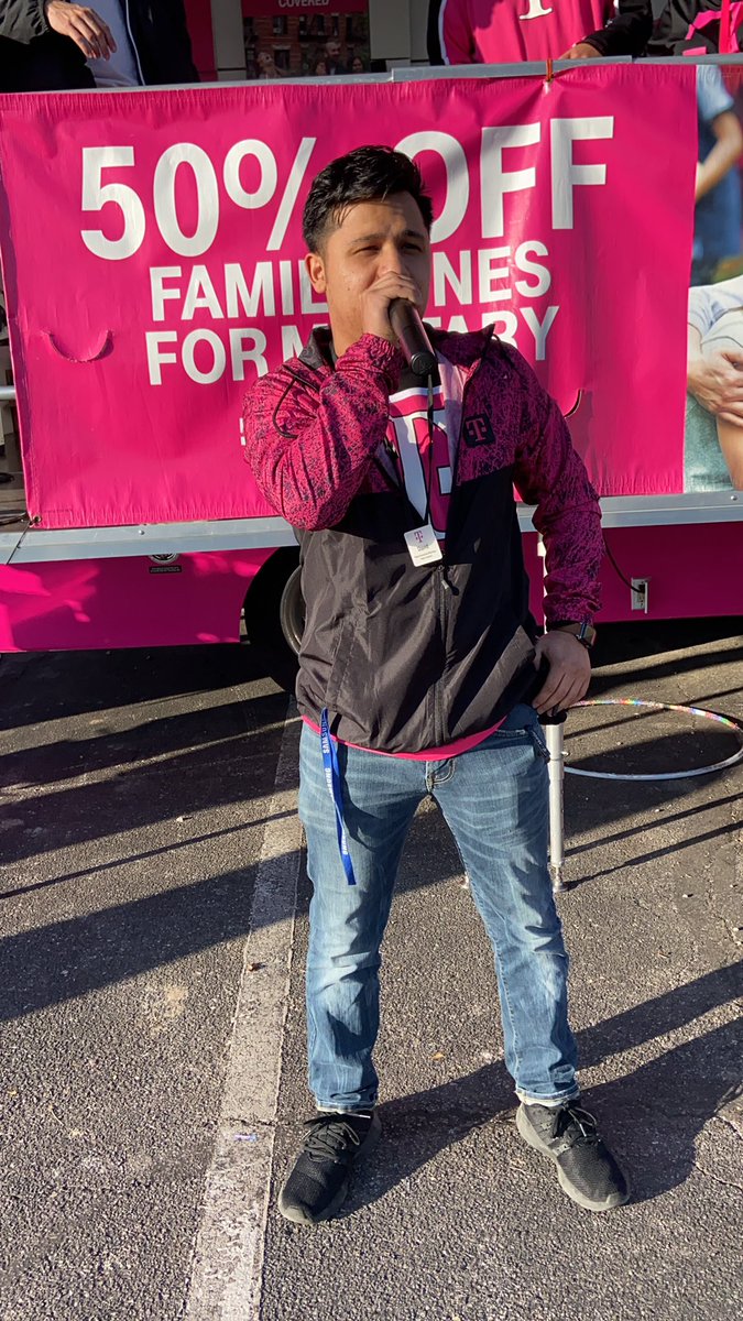 TMoTruckWestMO's tweet photo. We are out here #RockingOut with @xttx47 here at #PrescotTmobile!!! Come check out what #HotMagentaDeals we have! 151 S.18th in @KCMO! We got all the #Seriousfun happening! https://t.co/lTcCfOKc8F
