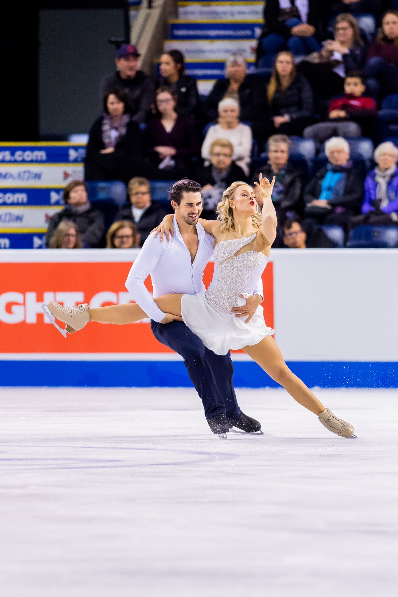  GP - 2 этап. Skate Canada International Kelowna, BC / CAN October 25-27, 2019 - Страница 10 EHwaEk2U4AA1RPh?format=jpg&name=4096x4096