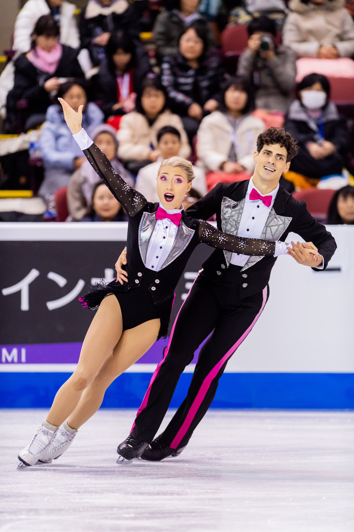  GP - 2 этап. Skate Canada International Kelowna, BC / CAN October 25-27, 2019 - Страница 10 EHwaEk3U8AAldE-?format=jpg&name=4096x4096