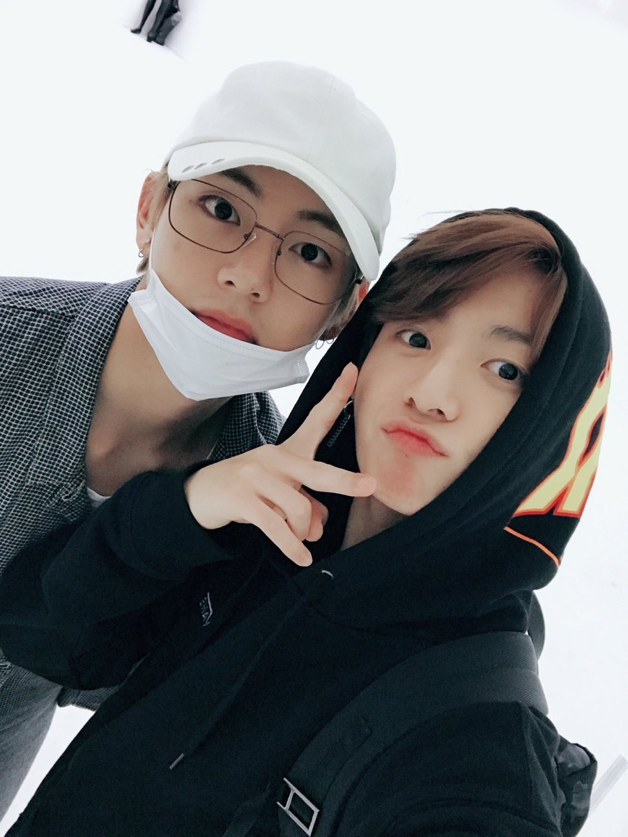 DevoshkaA's tweet image. 08.10.2017 надеюсь это не последняя селка #vkook #LoveYourselfSpeakYourself