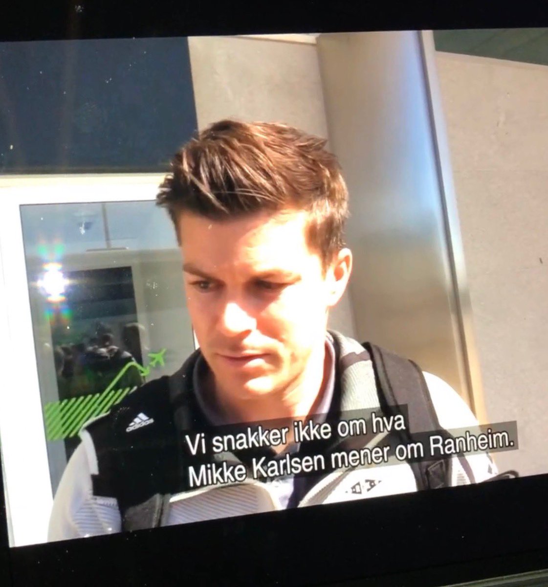 Rystet over NRKs sportsinnslag i dag hvor Alstad avbryter Helland i intervju. Håpløst at en organisasjonssjef legger munnkurv på spillere. Hvor er åpenheten? Pinlig!