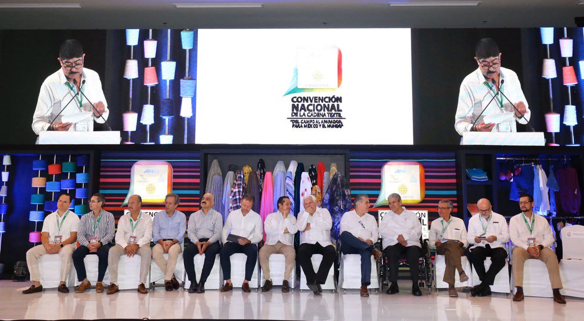 CarlosJoaquin's tweet photo. Nuestro joven municipio de #PuertoMorelos es sede de la Convención Nacional de la Cadena Textil, a la que tuve el gusto de asistir. Gracias a la competitividad de sus servicios y bellezas naturales, se fortalece en la preferencia del segmento de convenciones. @CANAINTEX_MX https://t.co/uw8L61zvc4