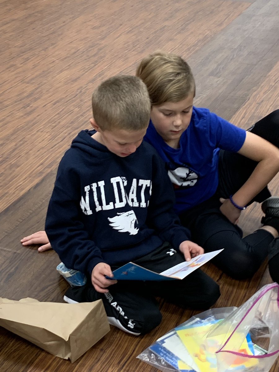 MKarsteter's tweet photo. Reading Buddies- Our kinder friends retold a traditional tale and used props. https://t.co/fgwWkt0x1p