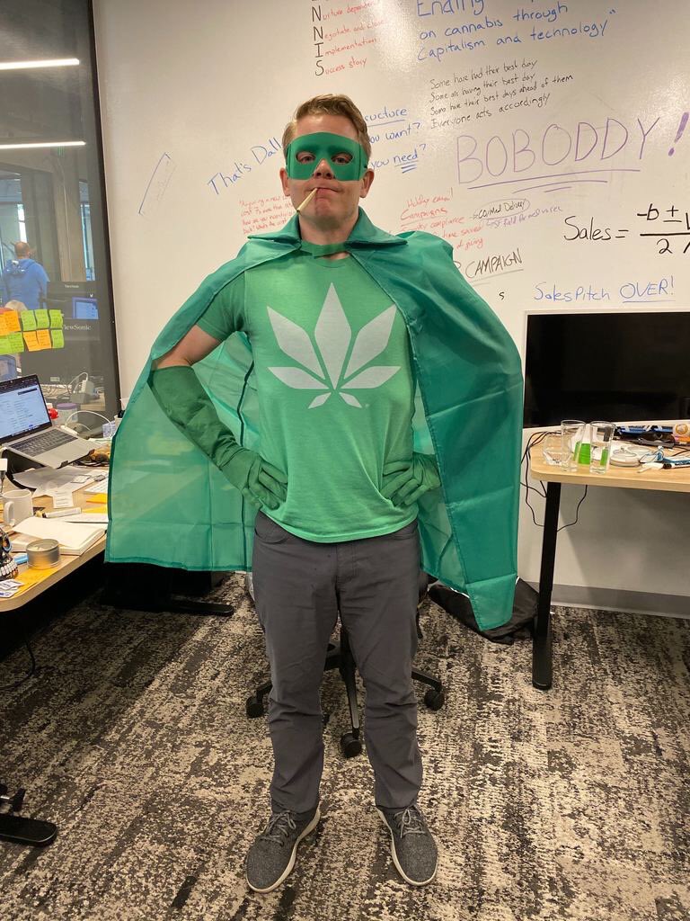 FlowhubCo's tweet photo. We’re having a blast at our company Halloween party. Everyone brought their costume A-game 🎃🙌🏼😎 #cannabis #halloween #startuplife #flowsquad https://t.co/zMK7HCUFgm