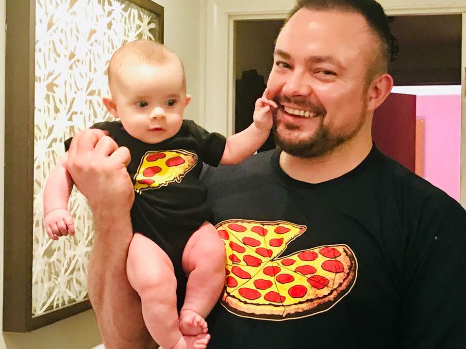 Pizzamiester Devon Corliss, master pizza maker at Twisted Pizza and his pecious daughter Bella. They love their pizza!
@PTownCapeCod <a href="/ptownieonline/">PTOWNIE</a>