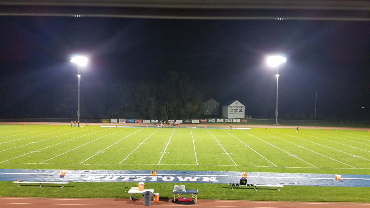 Gearing up for kickoff as Fleetwood looks for their first district playoff spot in school history against Kutztown
#berksgameday