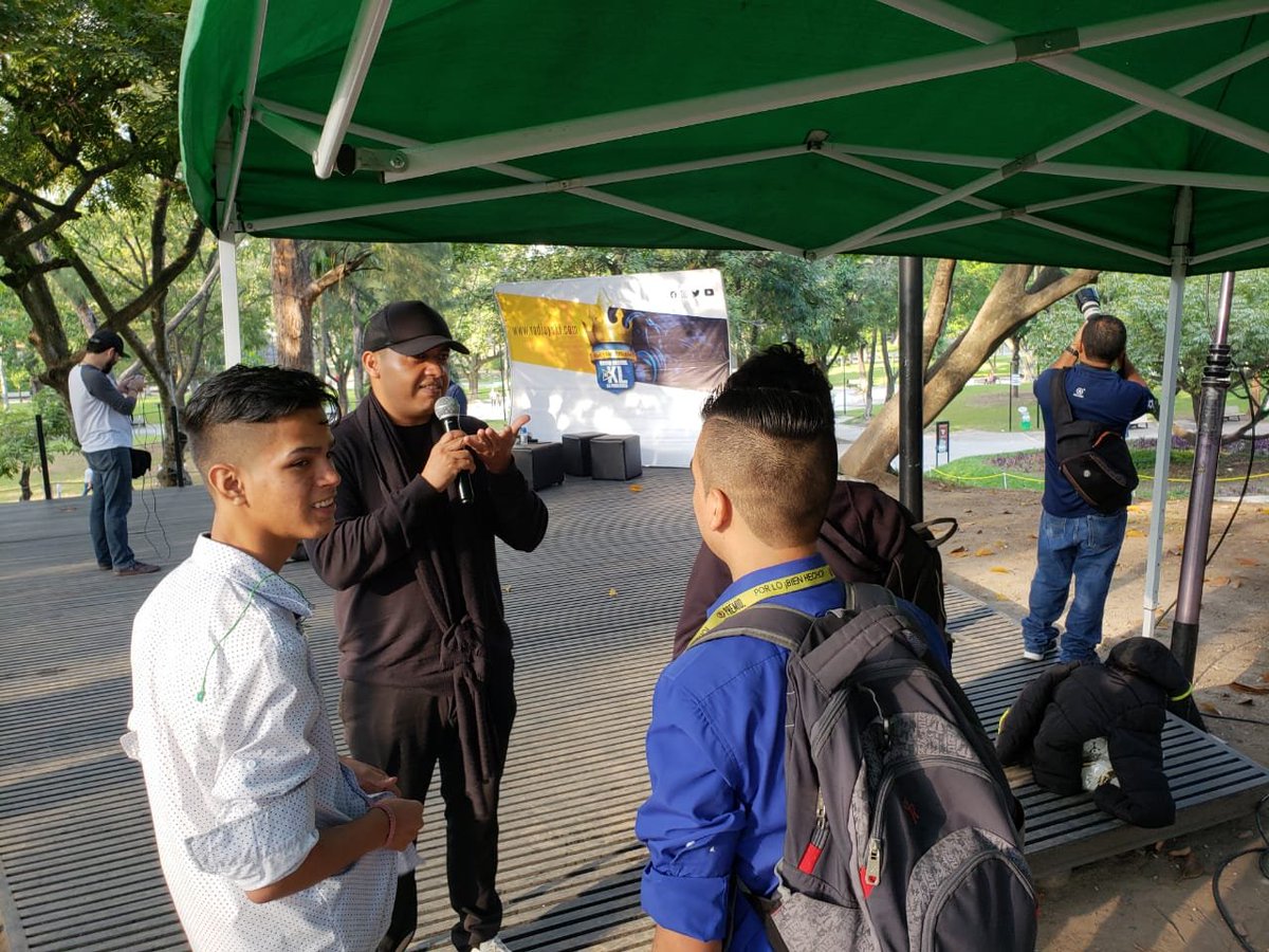radioyskl's tweet photo. Compartimos con algunos Visitantes del @ParqueCuscatlan en #LaTardePoderosa
#nature #elsalvador #sansalvador #naturaleza #flora #eeuu #country #city #park https://t.co/4qwDDDYCTt