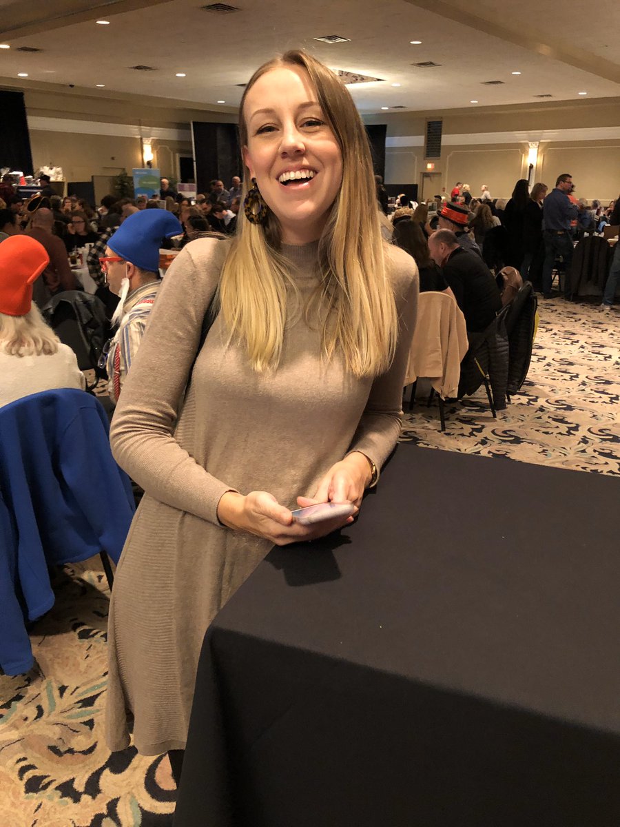 skyfallblue_ca's tweet photo. We love attending fun client events, even if we are glued to our phones the whole time! 😜Thanks for having us @FSOMusicMission! #FSOMusicMission https://t.co/EPwUjyoxDC