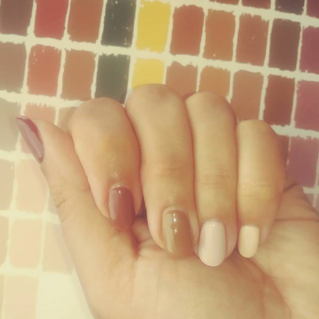 Ain't nothing like #beinbrown #nudes #nailart
💅: @sprucenailshop