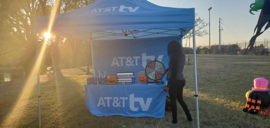 west_att's tweet photo. Out here enjoying monster dash! A spooky televisionary experience! Come check out some great deals and complete the 5k. #lifeatatt #kamokonnects #monsterdash #paintthetownblue #atttv https://t.co/QPGs5tzan6
