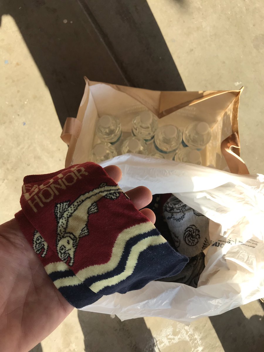 sfc_mtz's tweet photo. #Socktober surprise, waiting on my doorstep⭐️#TrickOrFeet https://t.co/KnOlvNCvWp