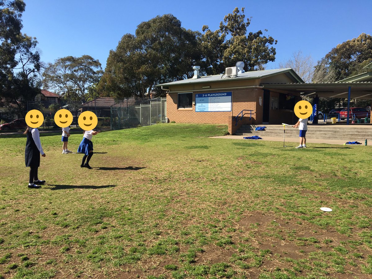 joycebau22's tweet photo. Learnt about tball during free sport time from the girls who go to pssa    #ACUedu_p https://t.co/WTsjacC944