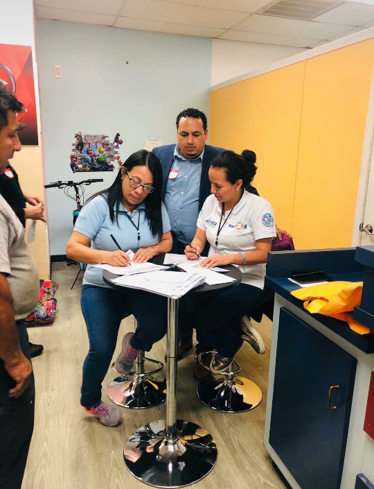 MinexGt's tweet photo. #AcciónConsularGT | @consgtraleigh realizó jornada de certificaciones por competencia y suficiencia del Programa #PRONEA en conjunto con el @MineducGT #NoEstánSolos https://t.co/3Phth120BI