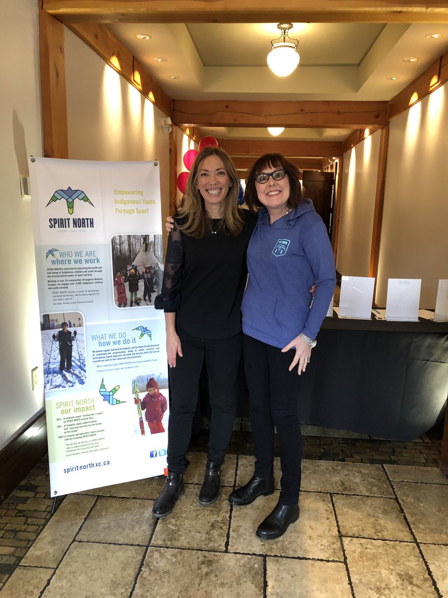 zasahuc's tweet photo. We’re all smiles in Canmore tonight at the first @spiritnorthxc fundraiser. @BeckieScott4 @HollyRegel https://t.co/ldX0ahkJsI