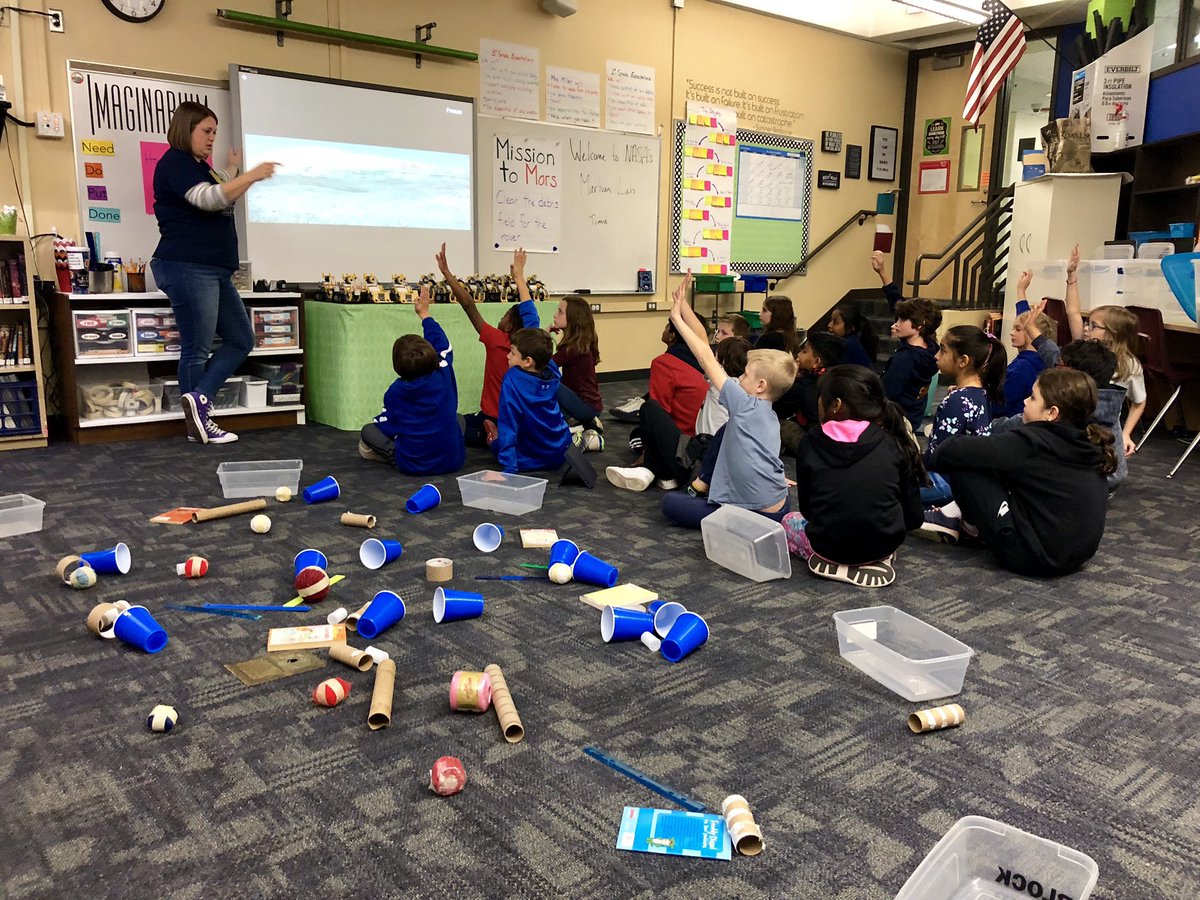 bvschulz4's tweet photo. Mission to Mars! Robotics with Mrs Miller! #curiosity #BVRox https://t.co/4KYoVugE0u