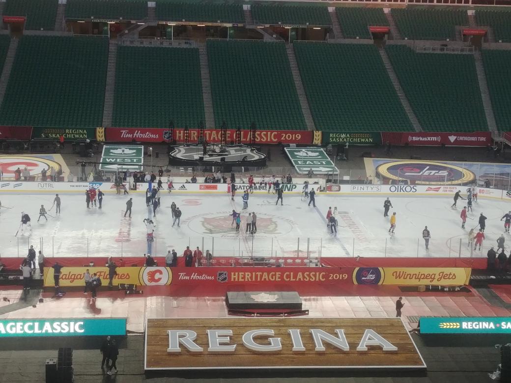 mblairYQR's tweet image. The ice at Mosaic Arena is getting a good test. #HeritageClassic