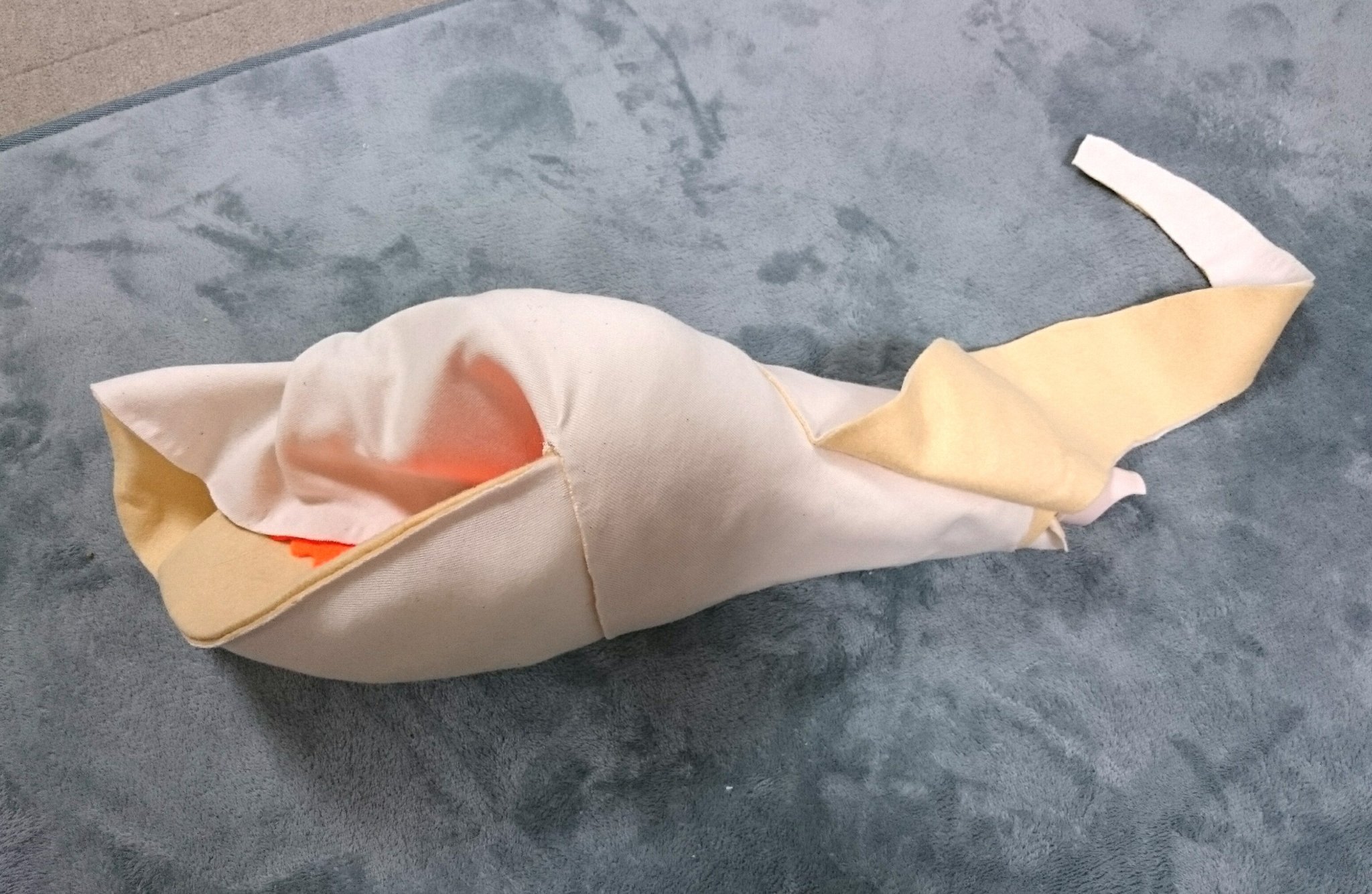 ちぁい ブティックちぁい 千愛 の作り方 メガホンの内側にフェルトを貼り リコーダーも中に入れます メガホン の外側にもフェルトを張るのですが フェルトとメガホンの間に ちょいちょい綿も入れながら 巻いていきます 形はこれで完成ですが ちぁい ブティックちぁい 千愛 の作り方 メガホンの内側にフェルトを貼り リコーダーも中に入れます メガホン の外側にもフェルトを張るのですが フェルトとメガホンの間に ちょいちょい綿も入れながら 巻いていきます 形はこれで完成ですが