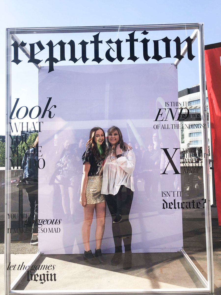 ChocChipMikaela's tweet photo. happy one year #reptourmelbourne β¨ @taylorswift13 @taylornation13 https://t.co/Wg6ZV9d1yT