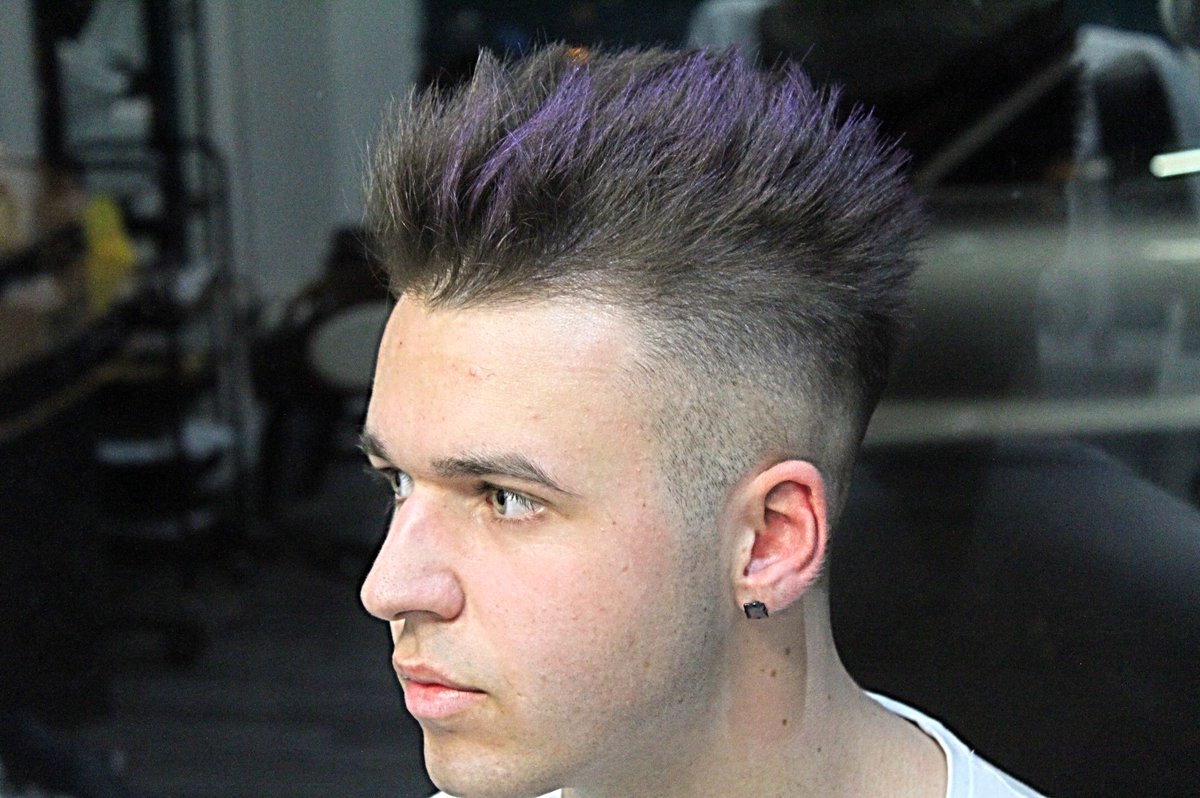 Love doing this kind of creative style using spray colour that enhance the look 👀