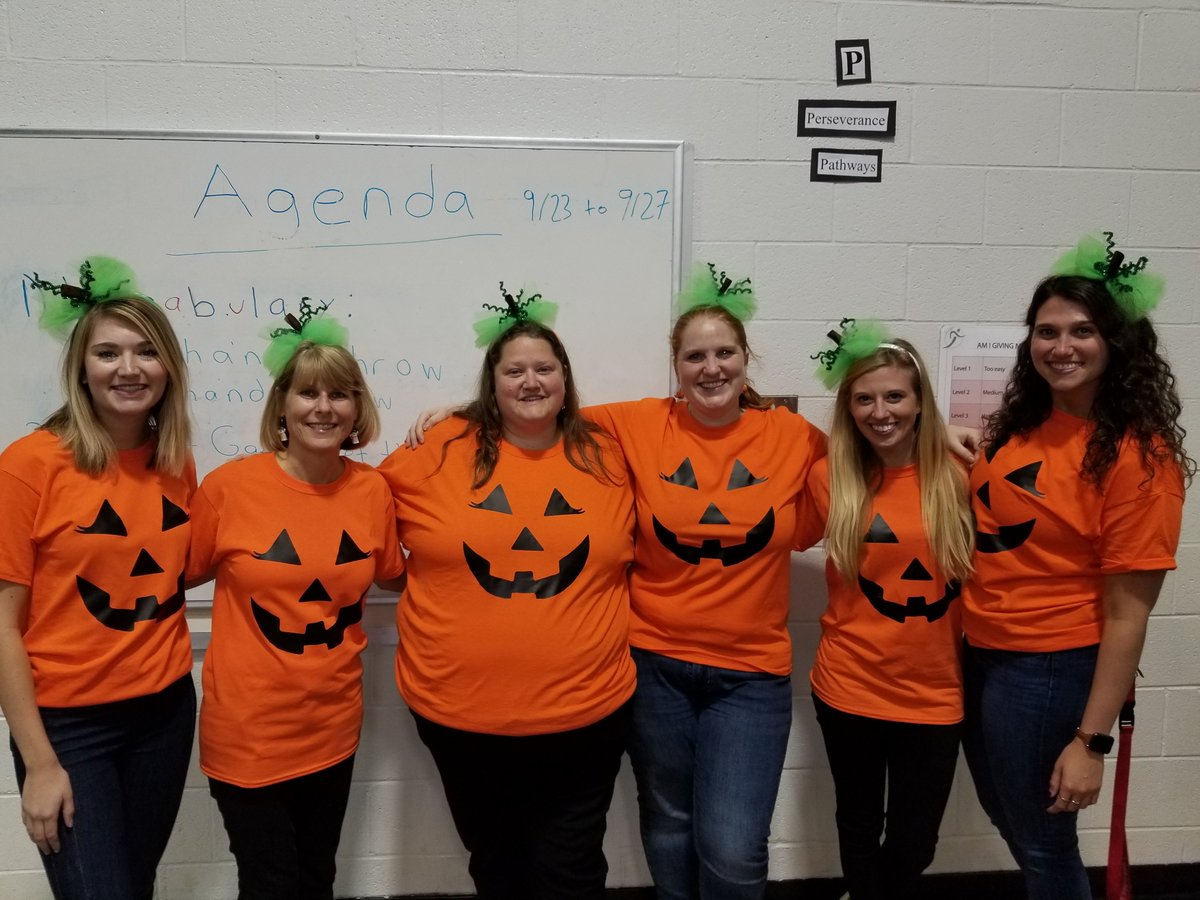 ItsMsHulley's tweet photo. What a great time at #bingoween tonight! HUGE shoutout to Mrs. Yassine for making these costumes! #ourfcps @CES_Bieber @ces_garber @ColumbiaES_fcps @ColumbiaES_PTA https://t.co/rNJvr4OeDH