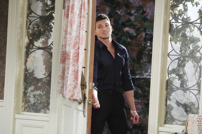 EHxI0gUXkAEN15Q?format=jpg&name=small