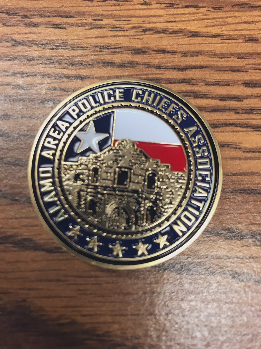 TexasChief1's tweet photo. Its been awhile since we gave some Texas SWAG! Rules; Like,Follow and RT.  Some random follower will win this nice SWAG. Help us get to the 4k. Club.#BlueCourage#ThinBlueLine#TexasStrong#USA🇺🇸🇺🇸🇺🇸 https://t.co/G407erlZ1t