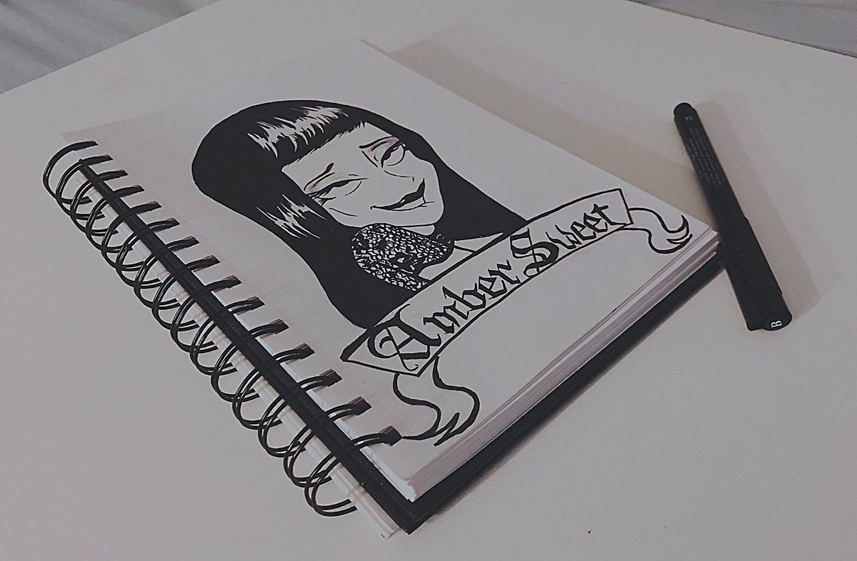 SaltShakerNessa's tweet photo. Amber Sweet 💀

I know she tech doesn’t count as a goth but, whatever https://t.co/RXaUUdkKYz