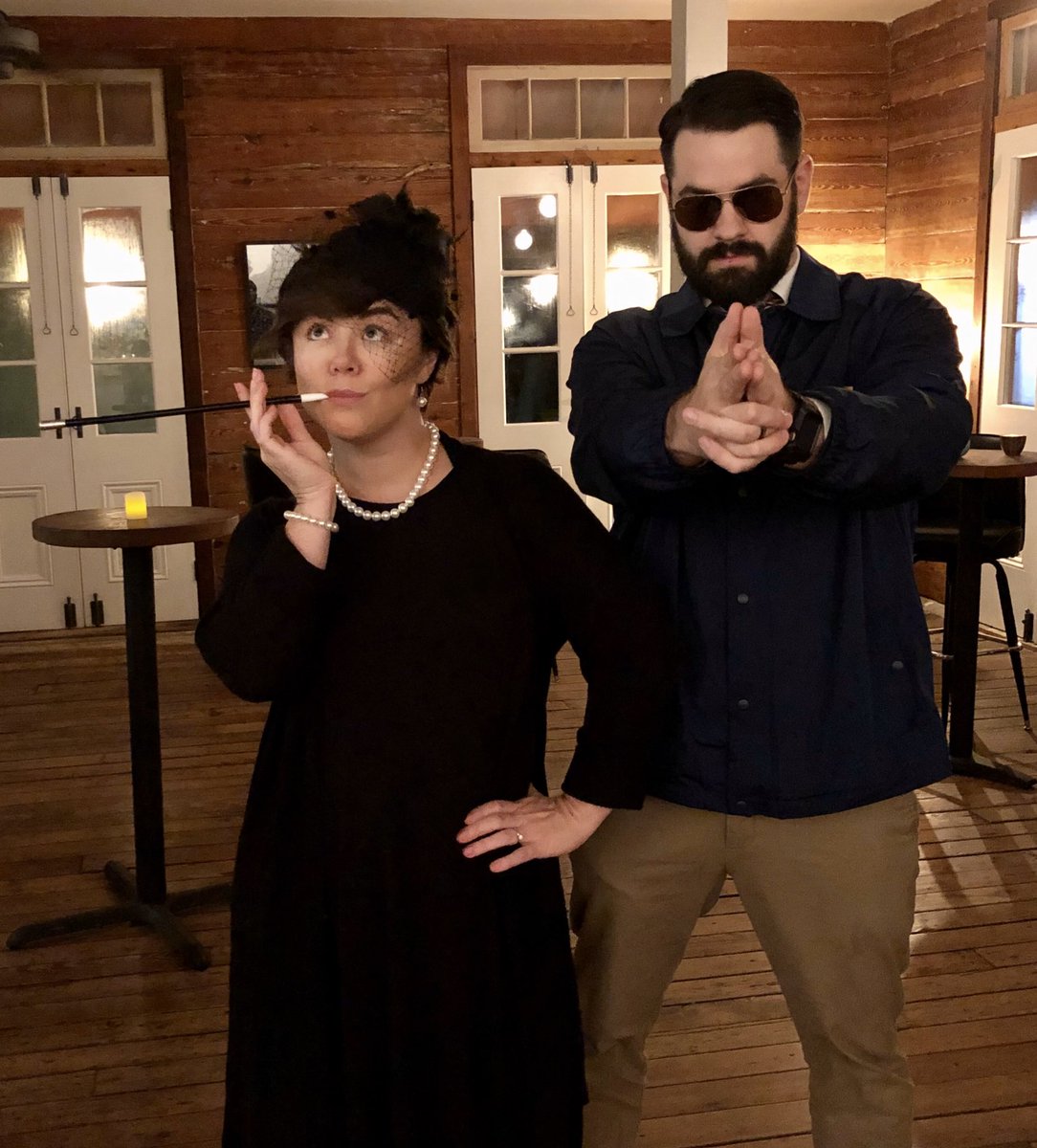 ShanLanHen's tweet photo. He may be the best damn agent the FBI ever had, but I’ll never tell him where those paintings are... and he’ll never have my body either! 

@prattprattpratt @evilhag https://t.co/IKcobHvnrd