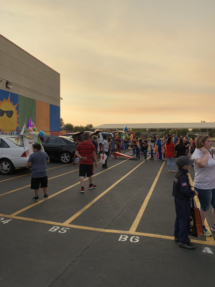What a great collaboration with school and the community! Our 2nd annual Trunk or Treat was a huge success! All staff, students and parents had fun as they danced around, played games, and trick-or-treated! Happy Halloween!