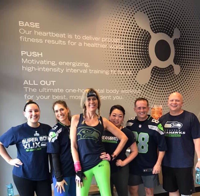 TenMinuteMile's tweet photo. OTF hell week Blue Friday crew. #TGIBF #OrangeTheoryHellWeek #funnotfun https://t.co/rbEqGD0uKc