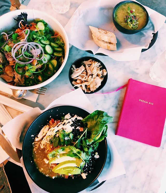 traceofneon's tweet photo. Friday night with our food and our thoughts  #dreambig https://t.co/9brW4KcIwN https://t.co/DJqTZZNakI