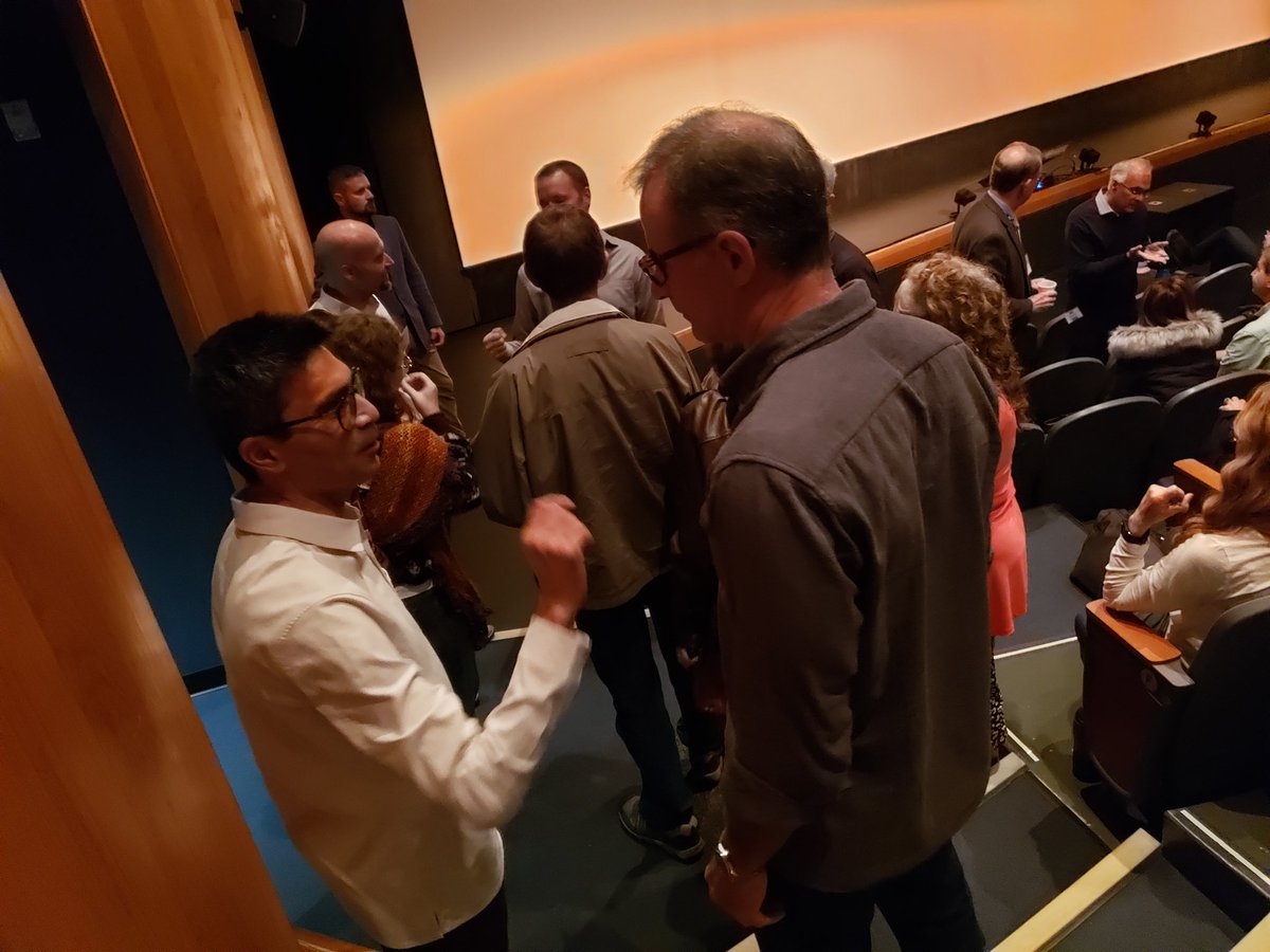 riceowlett's tweet image. Wonderful end of Day 2 at #LowCarbHouston 
Panel w / @VinnieTortorich @JeffryGerberMD @FatEmperor @DaveKeto after #FATdocumentary screening.